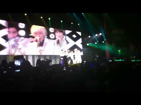 SM Town NYC 2011 Super Junior - Mr. Simple cut [Fancam]