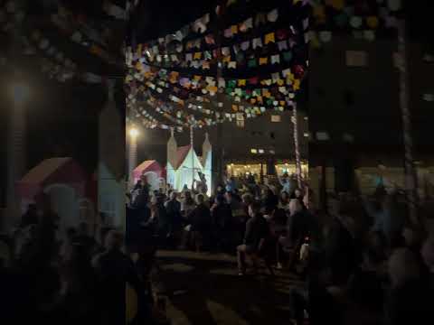 Reação da torcida em Rio Quente, Goiás, no segundo gol do Brasil sobre a Escócia.