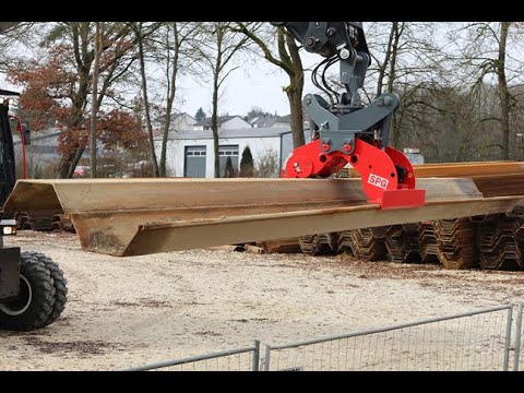 Spundwände verladen: Spundwandgreifer SG120 - der Erste seiner Art