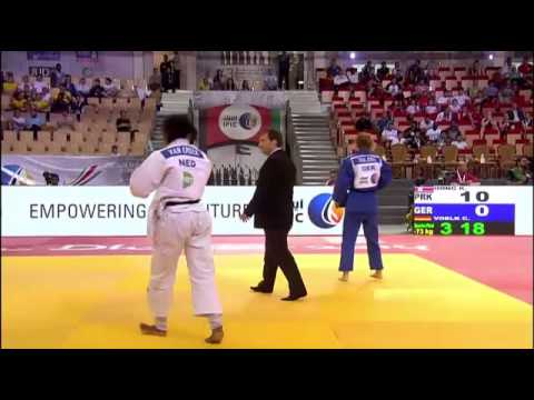 Judo Grand Slam Abu Dhabi 2014 Semifinal -63kg VAN EMDEN (NED) vs. TRAJDOS Martyna (GER)