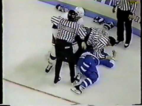 Tony Twist vs Shawn Cronin