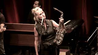 Mindi Abair & The Boneshakers "Pretty Good For A Girl" live in Barrie, ON