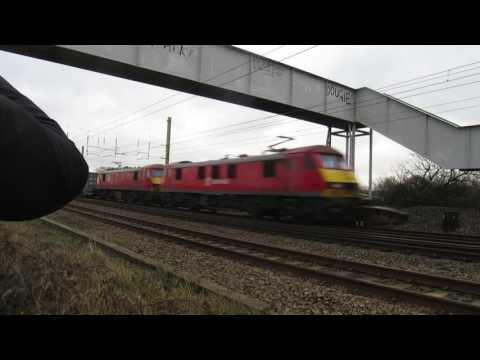 DB 90040 & 90019 - 4M25 Containers, Balshaw Lane 1.2.17