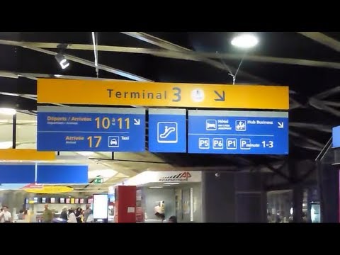 guide AEROPORT LYON ST-EXUPERY mode d'emploi PARKING NAVETTE TERMINAUX AIRPORT