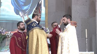 Խարչվերաց տոնի օրը Ս. Էջմիածնում քահանայական ձեռնադրություն էր