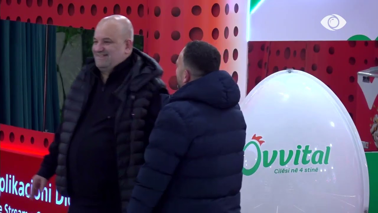 “Janë dy aty, nuk i shoh dot…”/ Iliri hedh batuta, Seno shpërthen në të qeshura