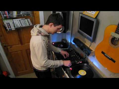 DJ tips and tricks #1: bring a tune out with an echo