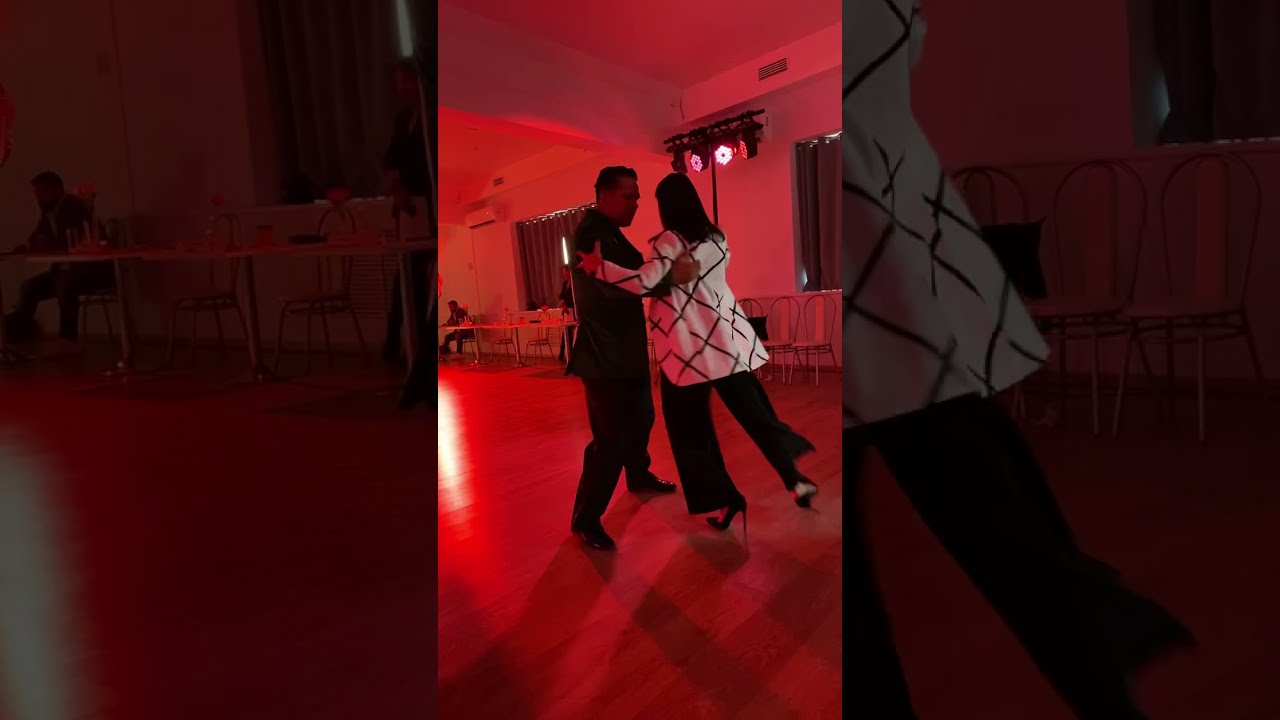Video thumbnail for Sebastian Arce and Marina Marinova in BossaNova Milonga tango ev Vivo orcesta