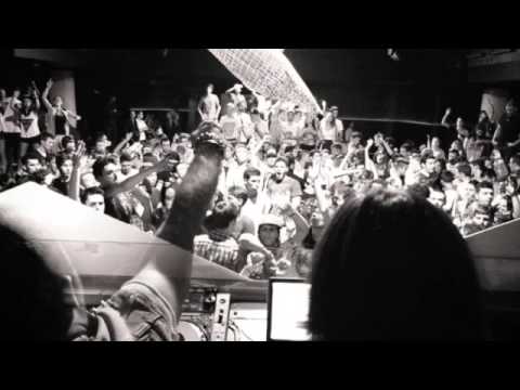 VEGAMOORE - PEACE (PLURölögie)