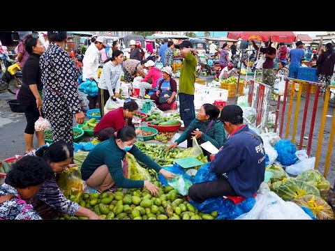Phnom Penh Street Food - Vegetables And Fruits Market At Chhbar Ampov In Early Morning