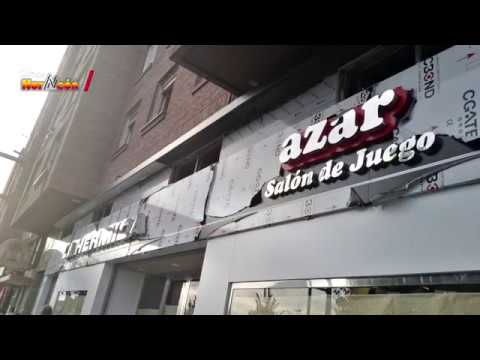 Fachada revestida mediante composite, previo diseño en 3D y recreación de iluminación rótulos y marquesina.