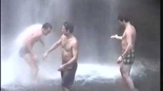 preview picture of video 'The Sidanggara and Senaru waterfalls'