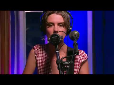 Wolf Alice - Planet Hunter - Live 2017