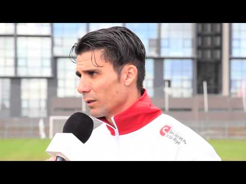 La firma de Fernando Sales