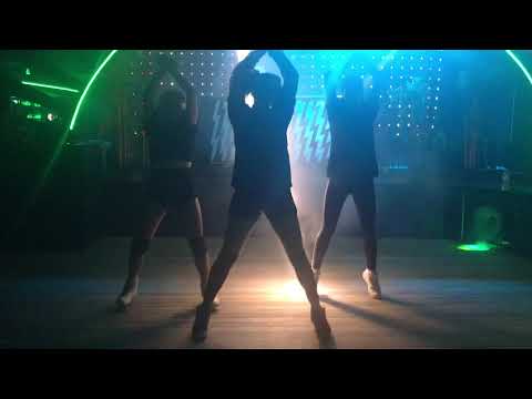 Ah yeah EXID cover KDM Crew Beta Bar performance