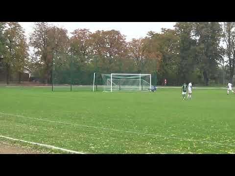 Wisła Borek -Avia Kamionki strzał Adama Andrzejewskiego z trudem broni bramkarz gości