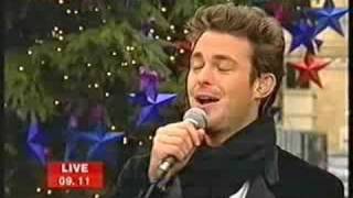 Blake sing White Christmas