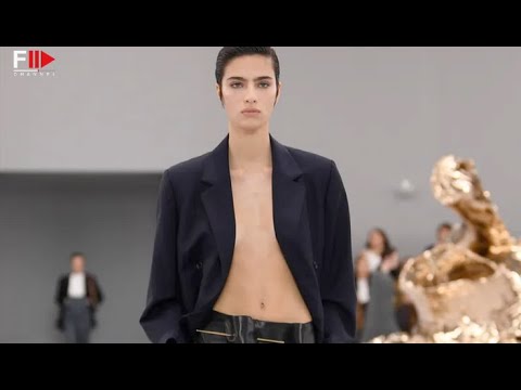 LOEWE Best Looks Spring 2024 Paris - Fashion Channel