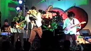 Beggar&#39;s Farm with Clive Bunker &amp; Glenn Cornick - Nothing Is Easy - Live 2000.