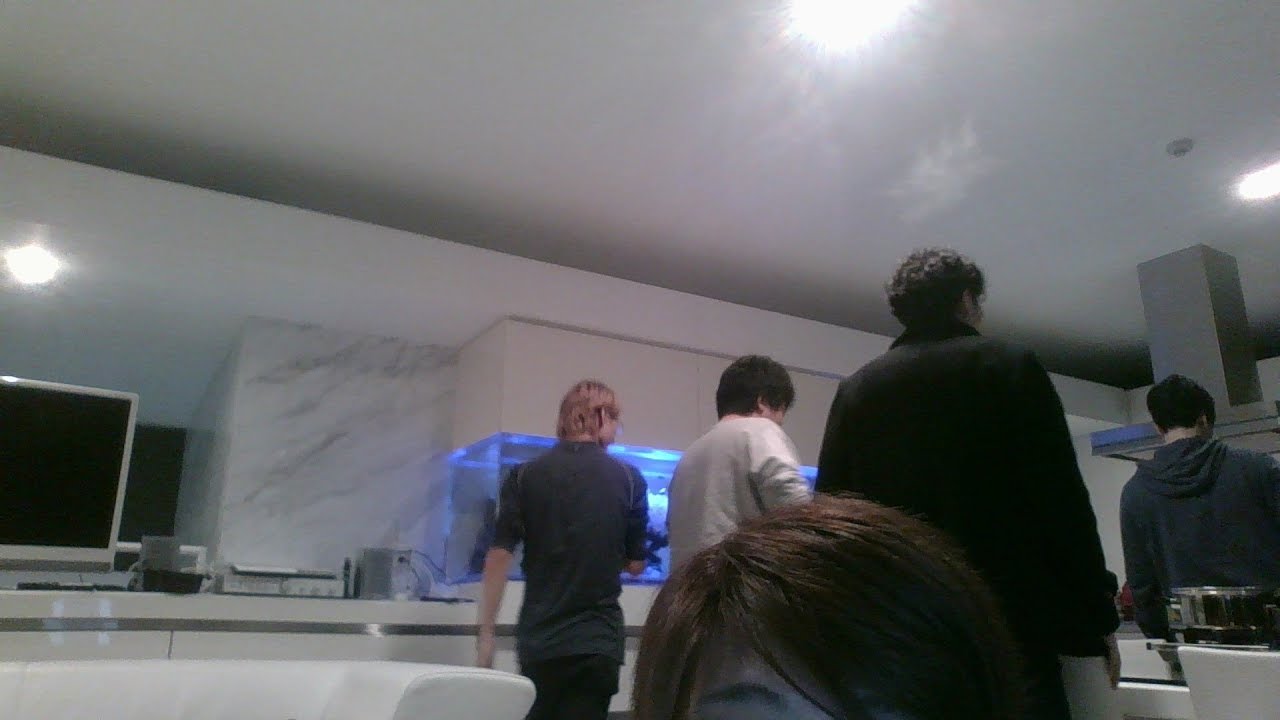 某所から撮影の合間に配信