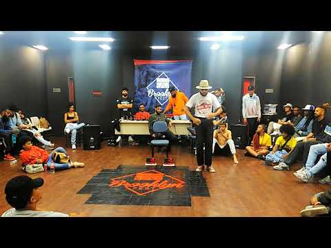 Entrada de jurado batalha de popping Corinto