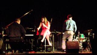 Hilary Kole talking at Gilly's in Dayton Ohio