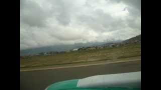 preview picture of video 'Despegue en el Aeropuerto de Cochabamba (SLCB)'