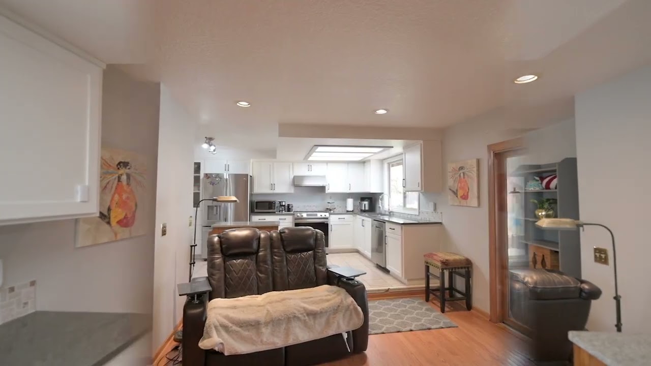 Gardeners Paradise 🌿 | Single-Level Home with Sauna, RV Parking & Koi Pond in Forest Grove, OR