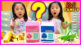 What&#39;s In The Safe Challenge! Toys or Bugs!