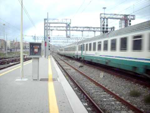 E402A 036 in testa all' IC 592