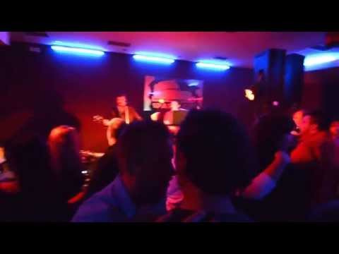 Alen Islamović v Caffe Spartacus