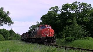 preview picture of video 'CN 2657at Woods (18JUN2014)'