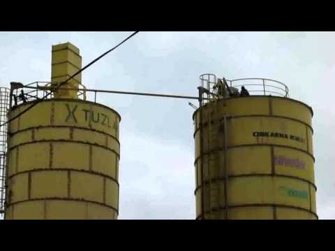 Radnici "Tuzla Kvarc" na silosu