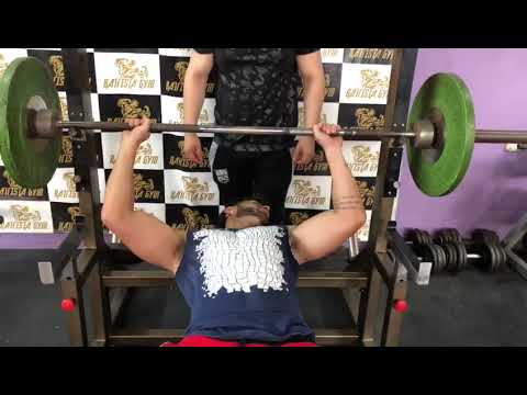 Alexis Descalzo presenta Banca Profesional en Battista Gym