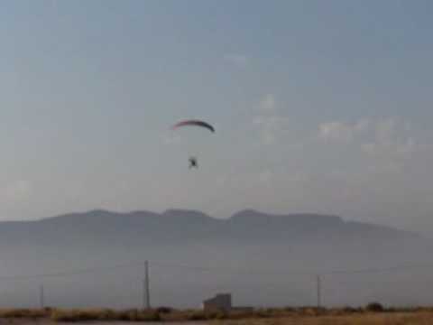 Start Motorschirmtrike