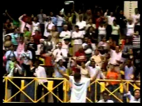 Evangelista Carlos Gil Coro Pentecostal De Fuego.mp4