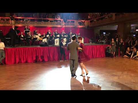 Katja Hrastar Zavrsnik & Vincenzo Fesi - Balboa demo @PSSF 2019 (Prague Spring Swing Festival)