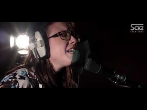 Lauren Davenport - I Kinda Like It (Live @ SAE Liverpool Live Lounge)
