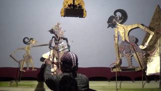 Download lagu pagelaran wayang kulit lahire wisangeni dalang ki seno nugroho part 5 mp3
