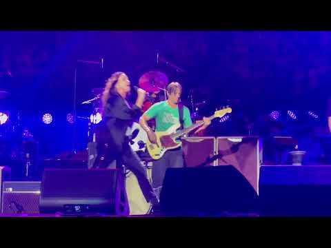 Alanis Morissette & Foo Fighters "You Oughta Know" Taylor Hawkins Tribute Concert, LA, 9.27.22