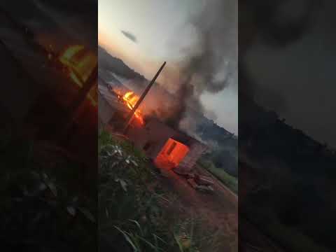 BARRACÃO NO PARQUE INDUSTRIAL PEGOU FOGO EM NOVA TEBAS