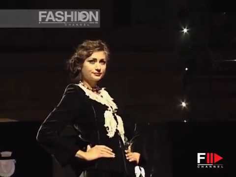 Fashion Show "Raffaella Curiel" Autumn Winter 2007 2008 Haute Couture 5 of 9 by Fashion Channel