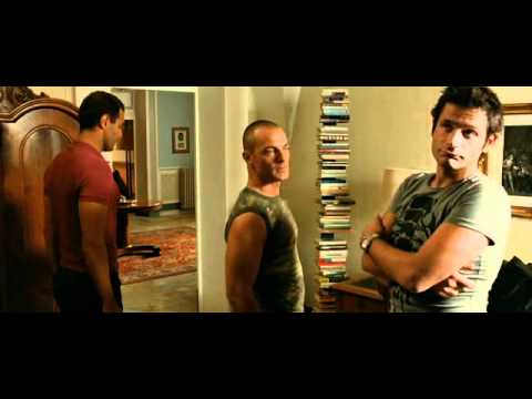 Mine vaganti - La camerie di casa Cantoni rimane turbata !