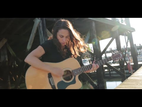 The Whip ~ Elle Sera raw live acoustic