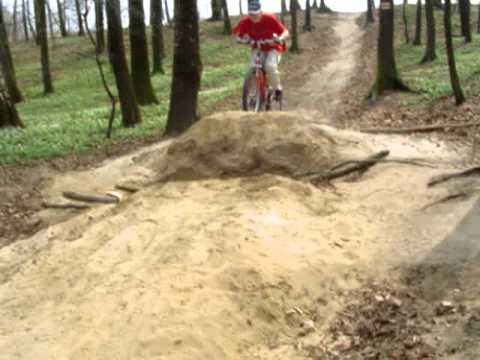 Bo łysy skacze