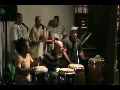 Puerto Rico Percusionistas Paoli Mejias Quinto De Rumba grupo Yuba Ire en Piñones
