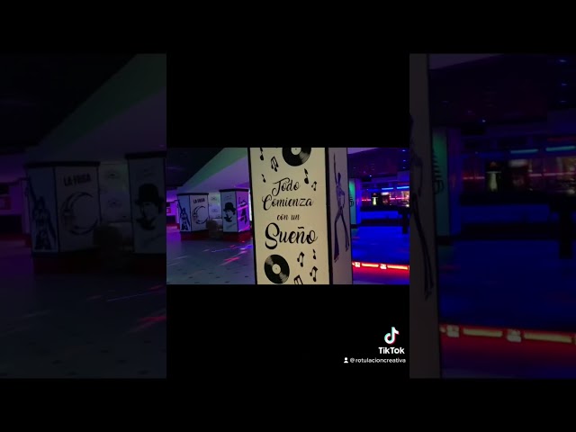 Vídeo relacionado con CAXUSD Decoración De De Vinilo Disco De Vinilo Simulado De Decoración De Discoteca Falsos Decoración De Fiesta De Cumpleaños para Pared