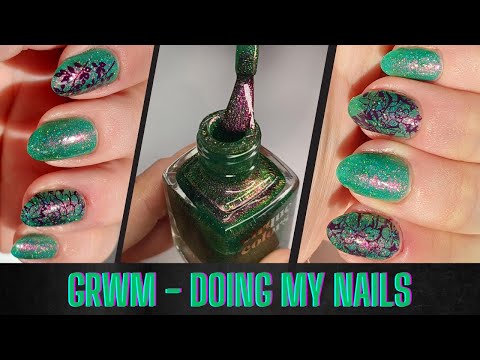 GRWM Flower Stamping over Green Shimmergraphic | Cirque Colors, Nail STAMPING, Moyra, Kads