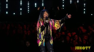 Buffy Sainte-Marie introduces A Tribe Called Red at the 2017 JUNO Awards