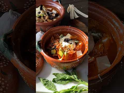 Sopa de tortilla🥣 - Cocina con Ricardo #shorts #sopa